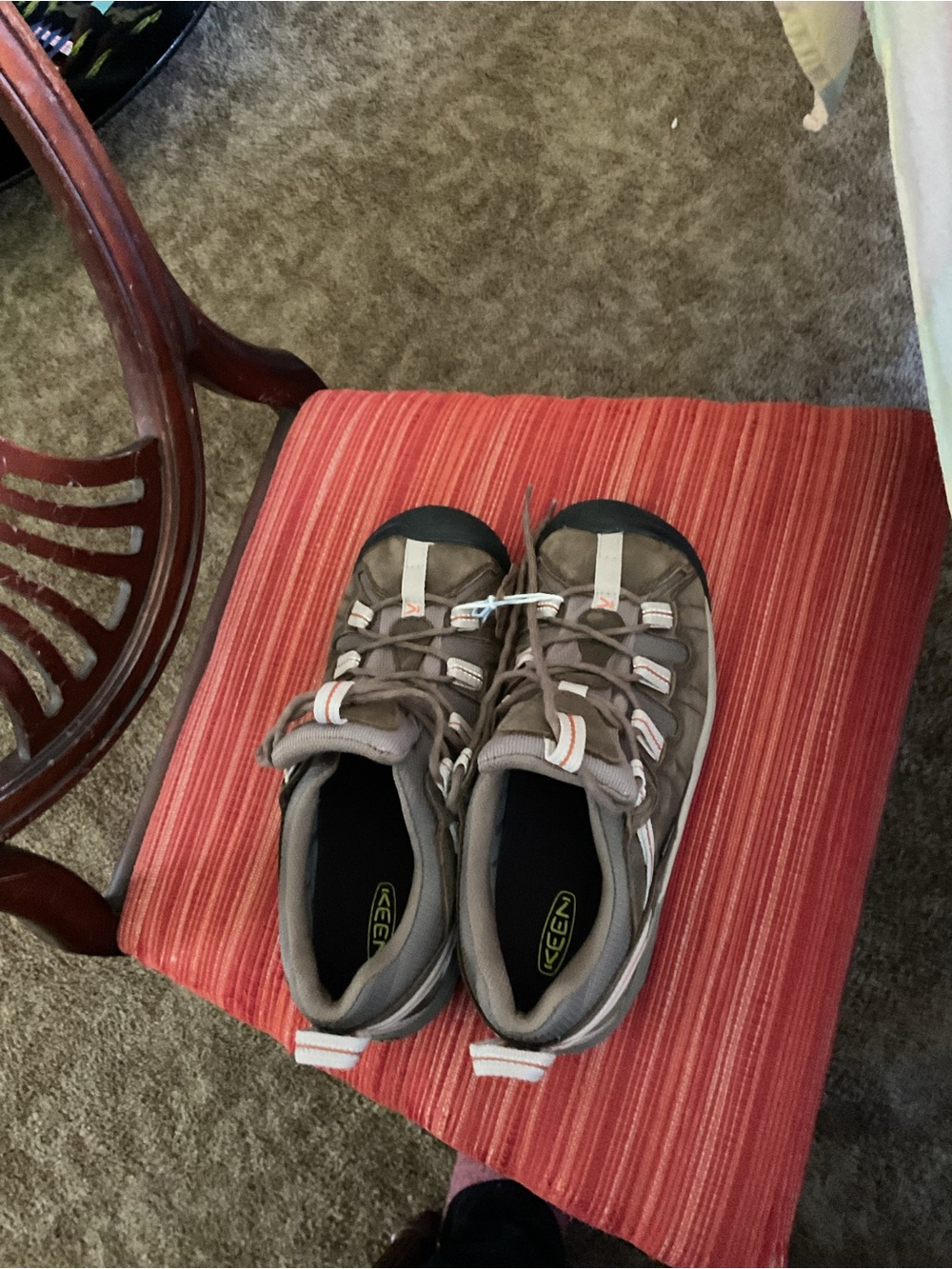 KEEN Brown Hiking Shoes with Black Toe Caps